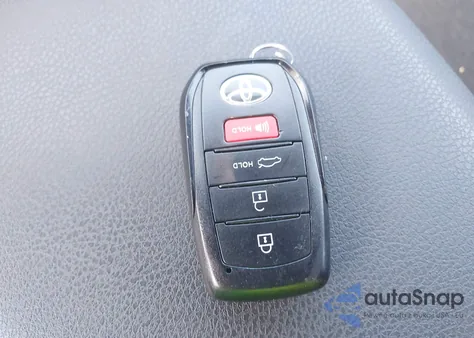 2025 Toyota Camry Le z USA, uszkodzony, nr VIN 4T1DAACK8SU004256